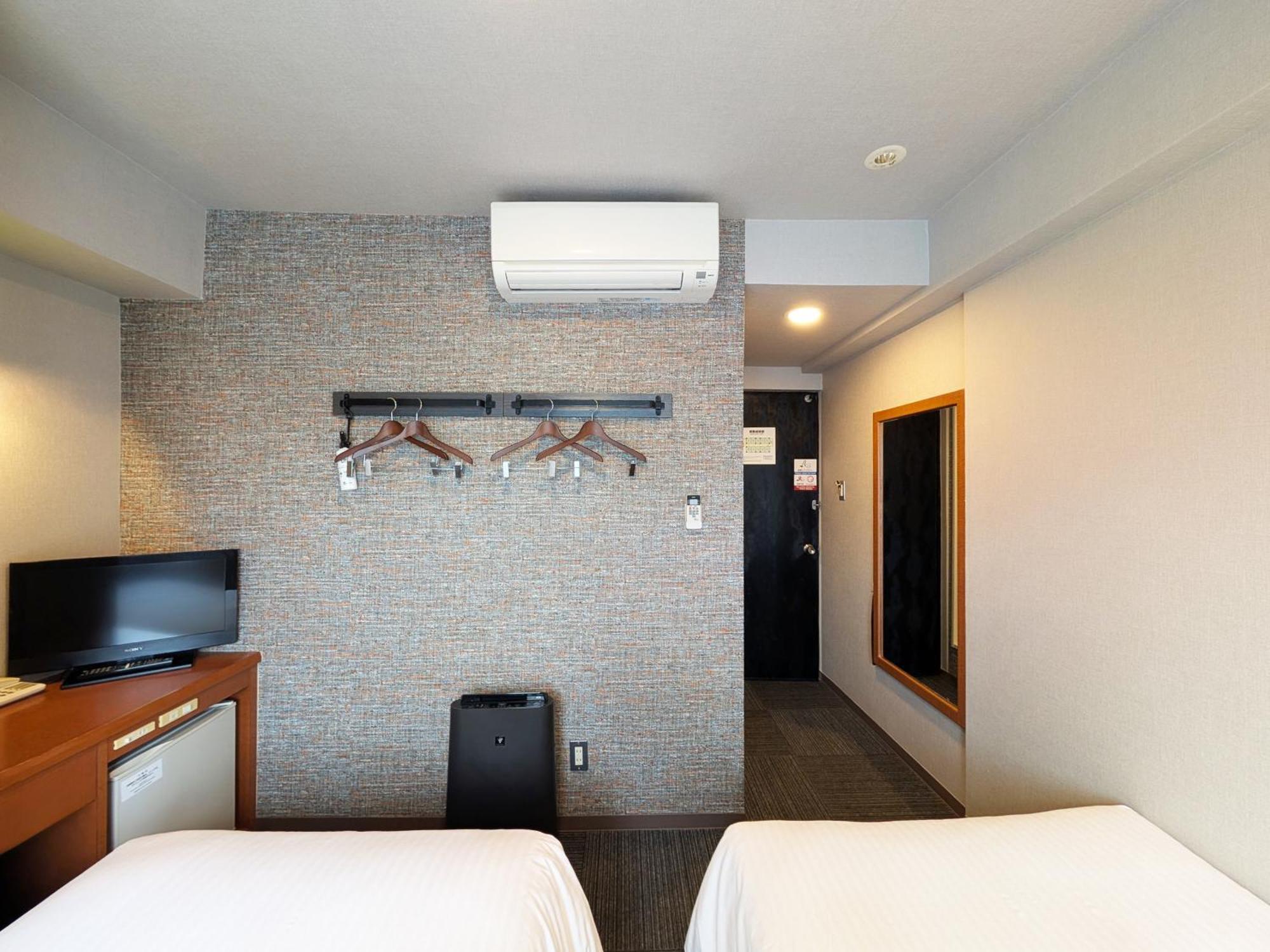 Gr Hotel Ginzadori Кумамото Екстериор снимка